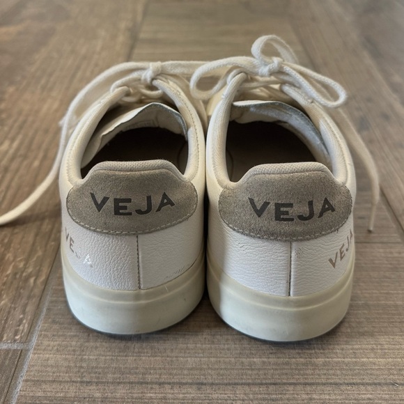 Veja Campo Sneakers Women’s size 7 (38) - Picture 7 of 11
